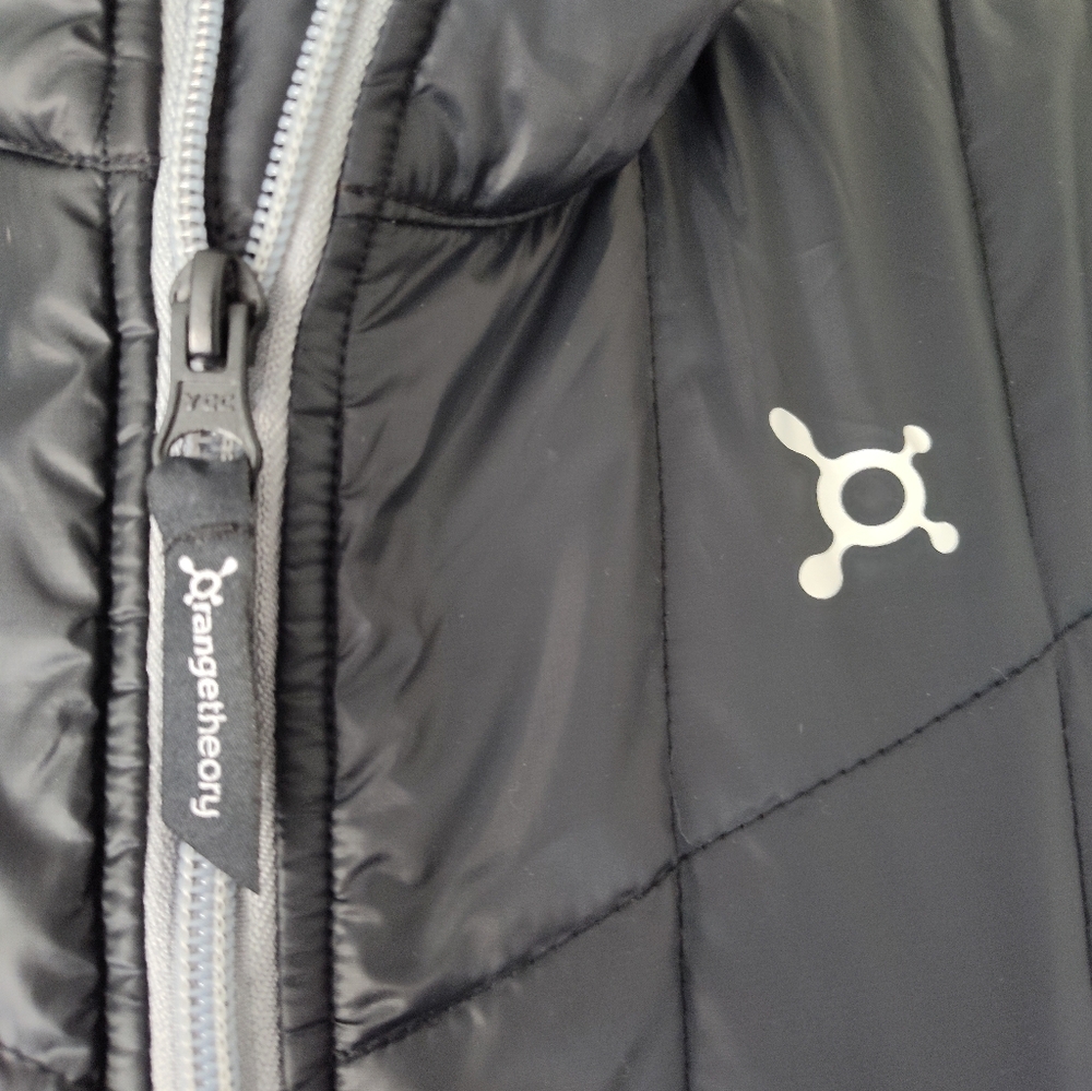 Orangetheory Fitness Hybrid Quilt Vest Women Black Size Medium New With Tags - Picture 2 of 11